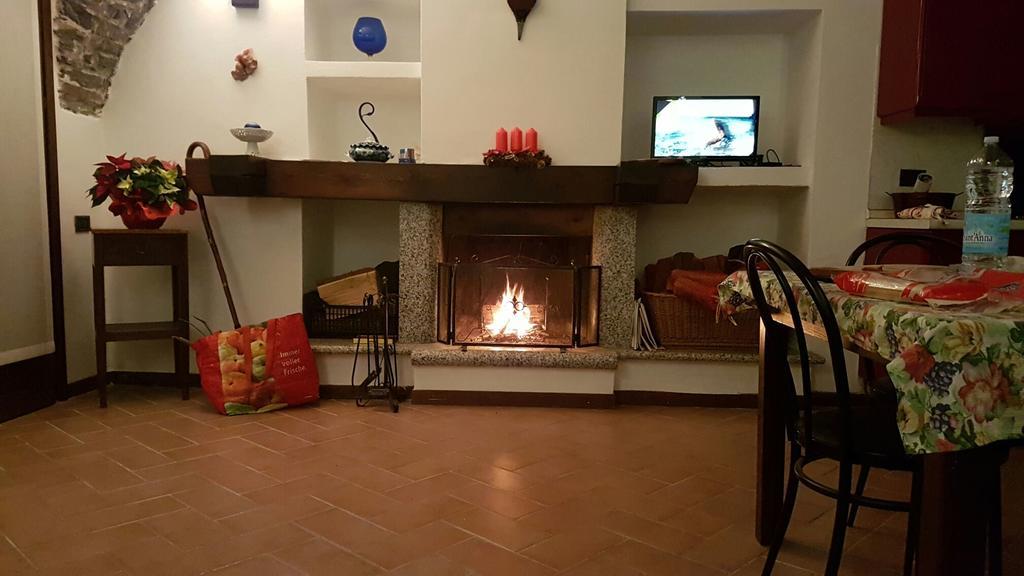 Emy Lake Orta Pella Bagian luar foto