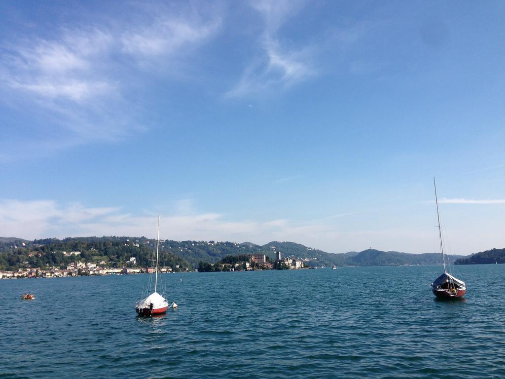 Emy Lake Orta Pella Bagian luar foto